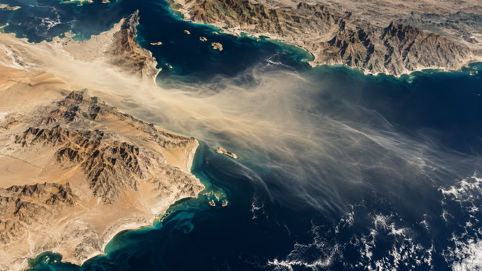 Atmospheric dust plume crossing the Gulf coast